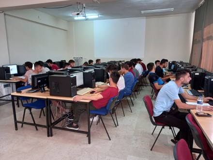 Halk Eğitim Merkezi ve Cihanbeyli Yurt Müdürlükleri ile yapılan Protokoller çerçevesinde; Meslek Yüksekokulumuz Laboratuvarında Öğrencilerimize Kurs ve Sınav faaliyetleri gerçekleştirilmiştir.